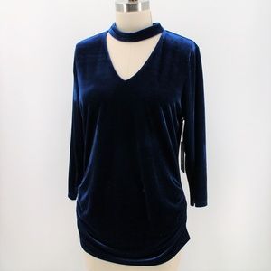 Vince Camuto Tops - Vince Camuto Choker Crushed Velvet Top Vince Camuto Tops - Vince Camuto Choker Crushed Velvet Top